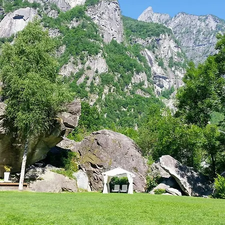 Centro Della Montagna Vandrarhem *